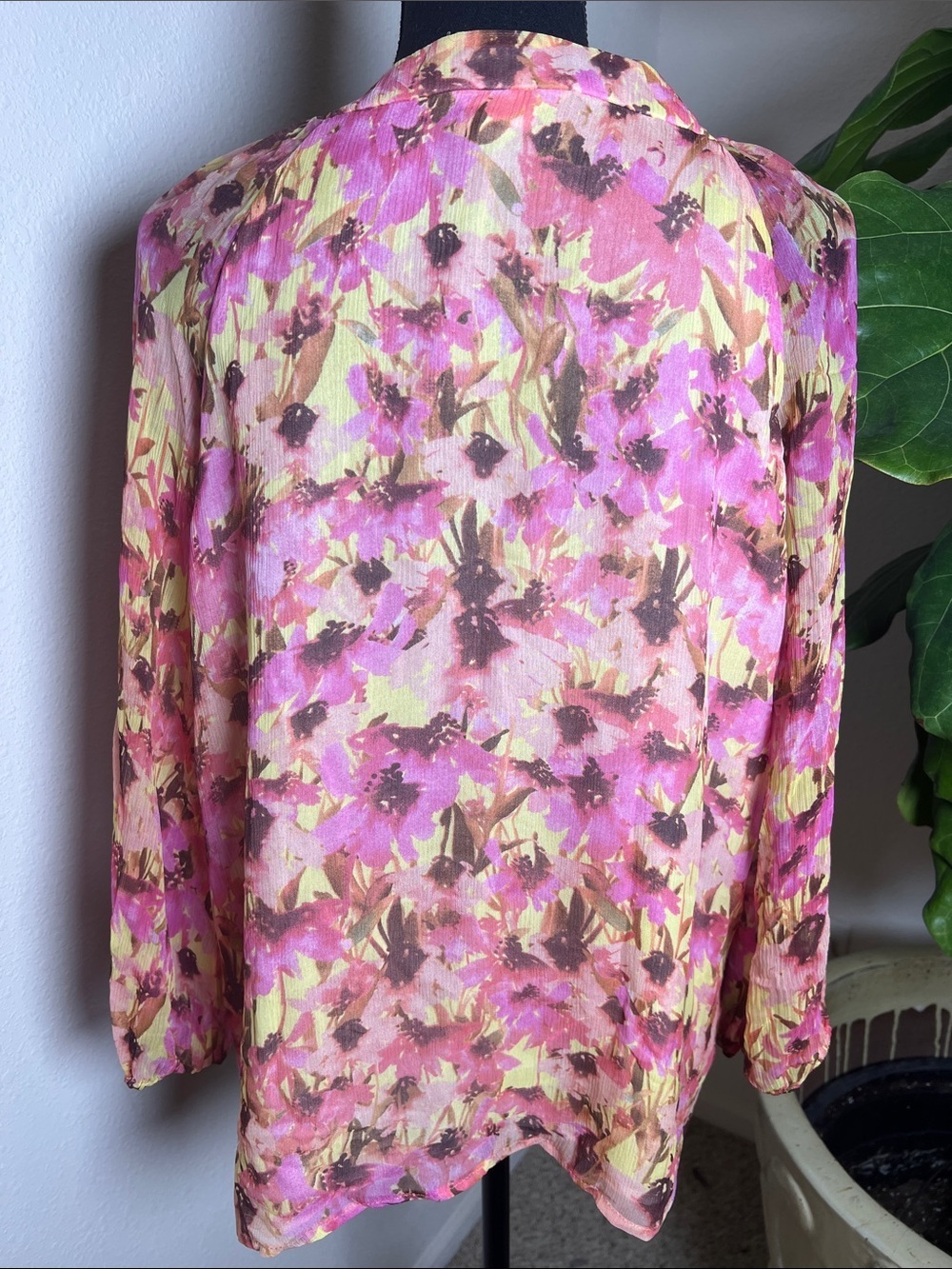 Sundance Women’s 100% Silk V-Neck 3/4 Sleeve Floral Flowy Top Blouse Large - Picture 5 of 16